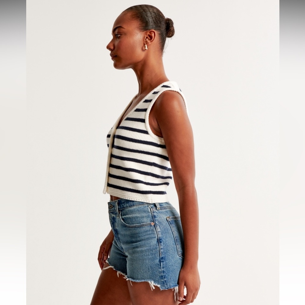 A&F - High Rise 4" Mom Short - Picture 7 of 16